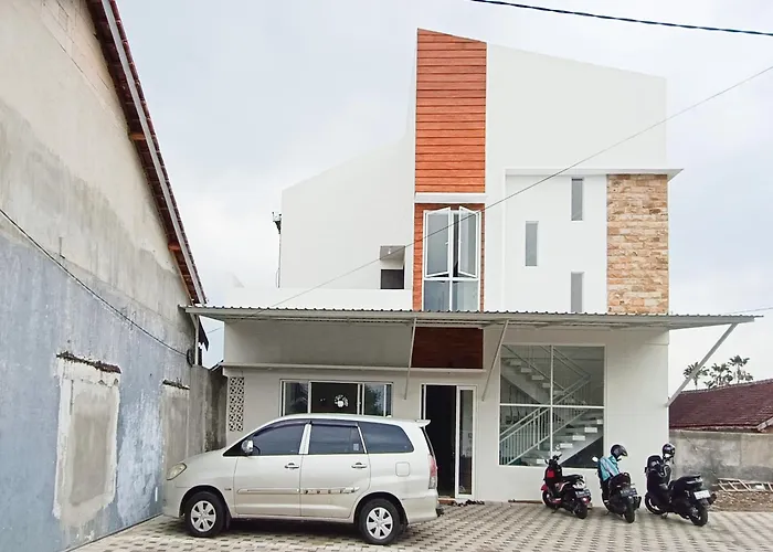 Happy Family Homestay Jember Mitra Reddoorz