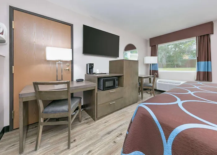 Super 8 By Wyndham Waxahachie Tx