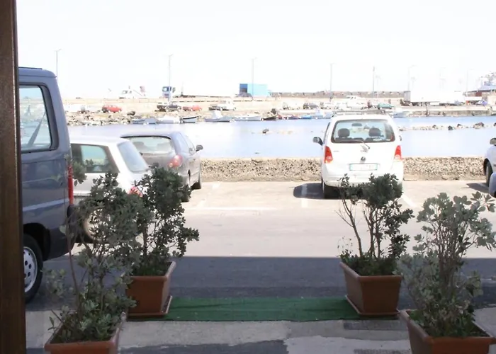 Yacht Marina Hotel