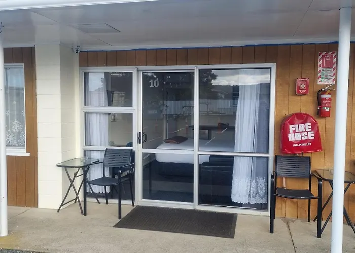 Twin Coast Adventures Motel & Cycle Hire