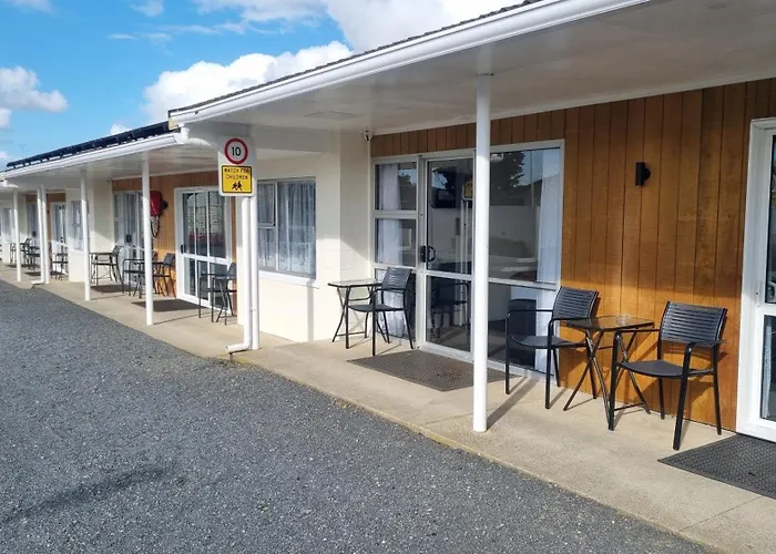 Twin Coast Adventures Motel & Cycle Hire