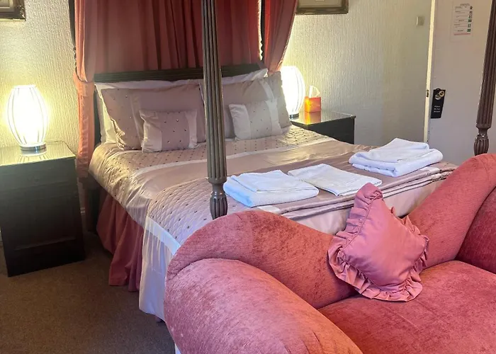 Parlors Hall Hotel