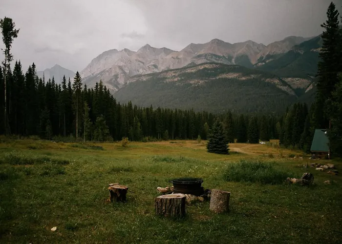 Rustic Beaverfoot Lodge