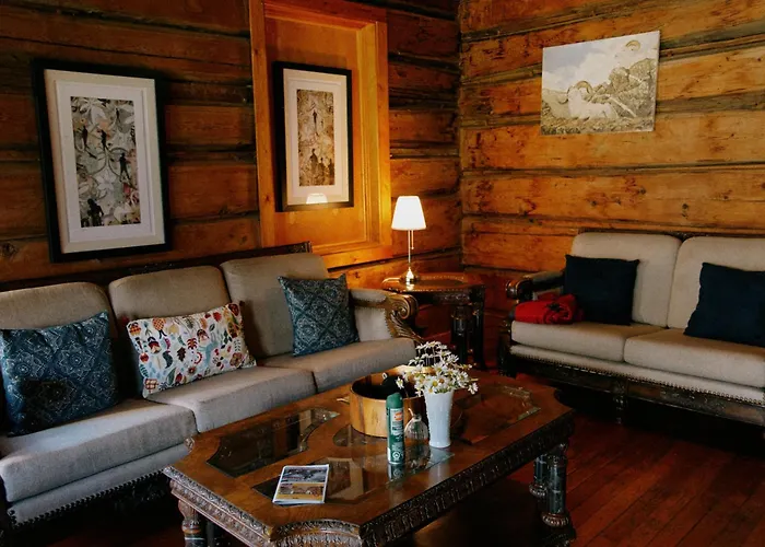 Rustic Beaverfoot Lodge