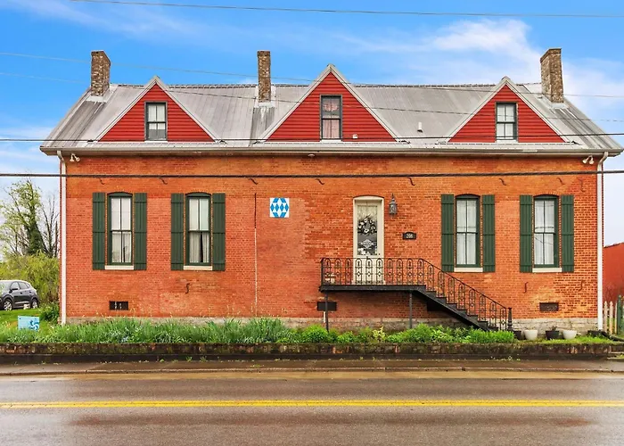 ​Dickinson Room At Main Street Bed & Breakfast