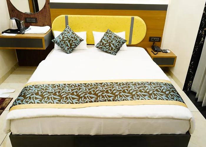 Hotel Shakuntla Palace - 400 Meters Away From Vishnu Pad Temple 7 Mins Walk