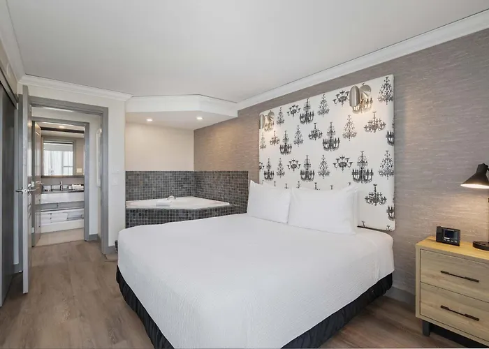 Sandman Signature Toronto Airport Hotel