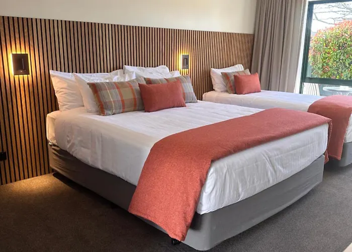 Lakes Suites