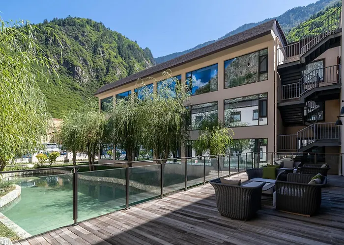 Qianhe Rezen Hotel