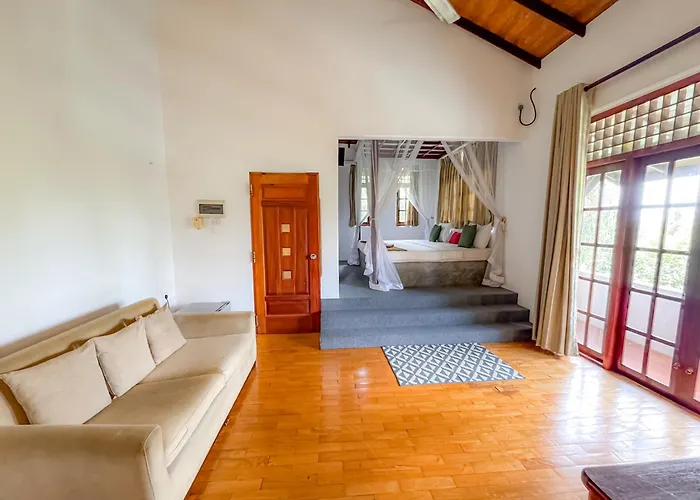 Airport Green Olive Villa