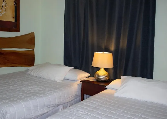 Hotel Leon Inn