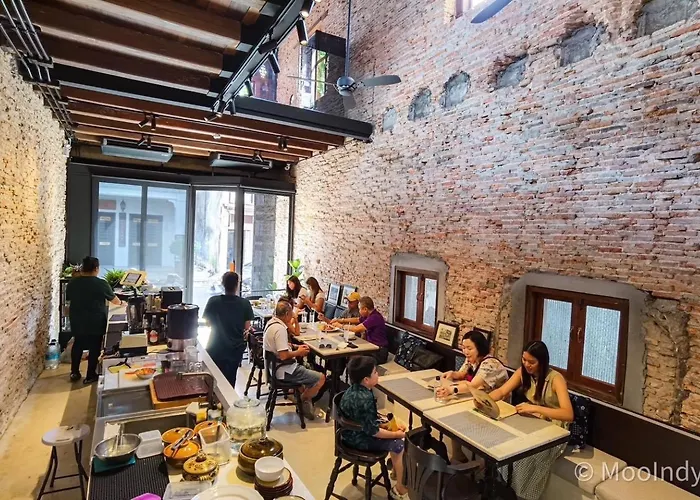 Kluenngam Cafe & Stay