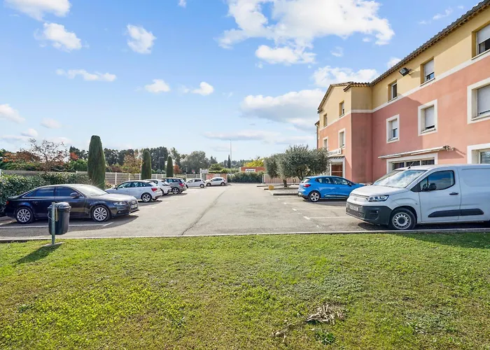 Hotel Akena Chateaurenard - Parc Des Expositions Avignon