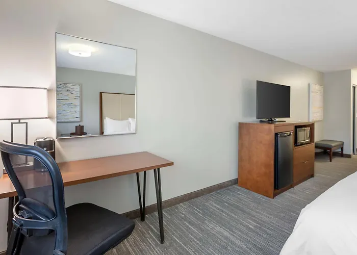 Best Western Plus Cotton Tree Inn