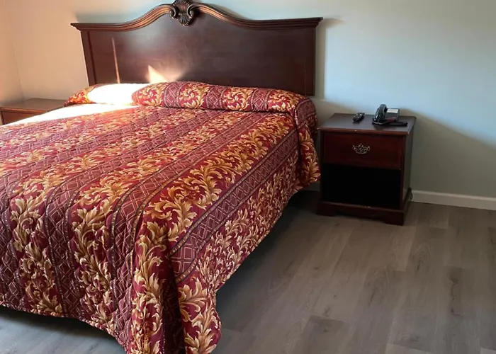 Perry-O Inn & Suites
