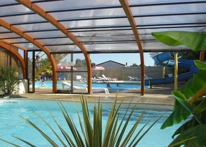 Zecamping 4 Etoiles Animaux Acceptes Et Piscine Couverte