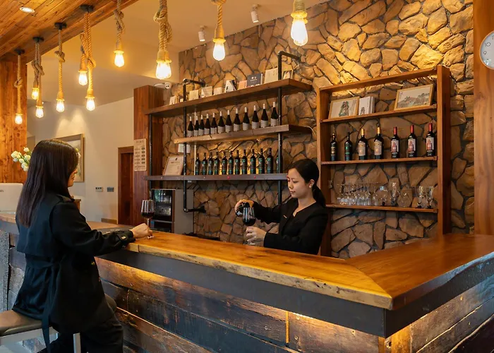 Guilin Village Creek Inn & Free Pick Up Service Over Three Nights