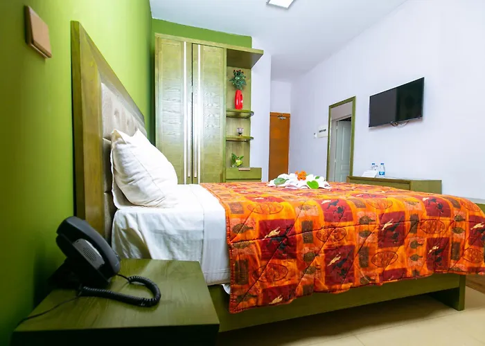 Wakola Hotel Cheikh Anta Diop