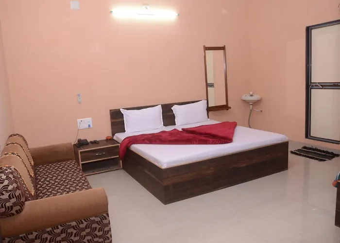 Hotel Yadunandan Rooms & Restaurant