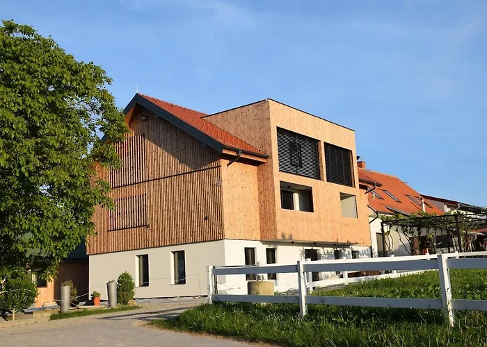 Tourist Farm Hotel Frost