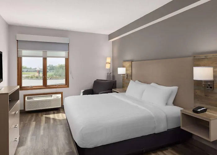 Links Bos Landen Hotel & Spa Of Pella, Trademark By Wyndham