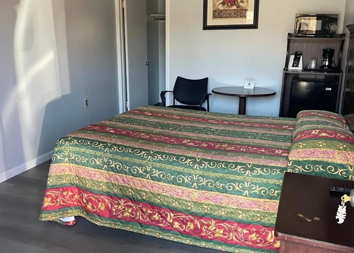 Perry-O Inn & Suites