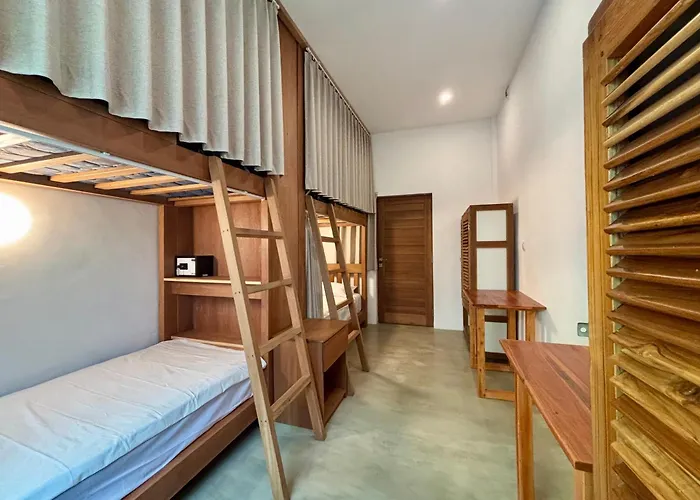 007 Surfhouse Bali