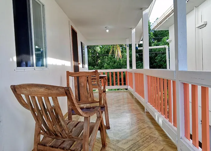 Christina'S Guest House Official