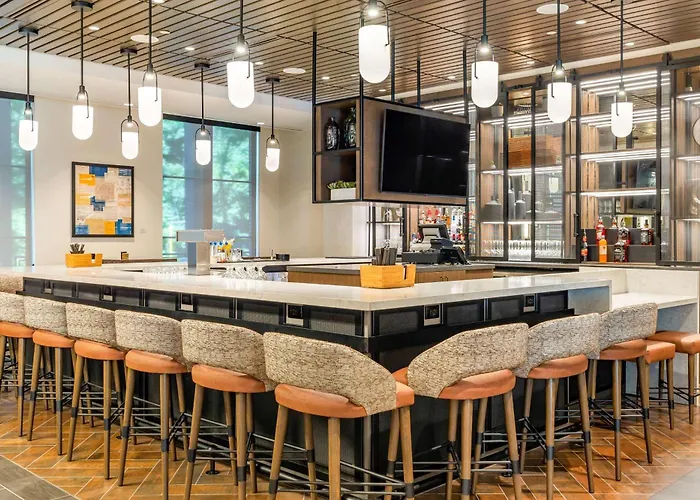 Cambria Hotel New Haven University Area