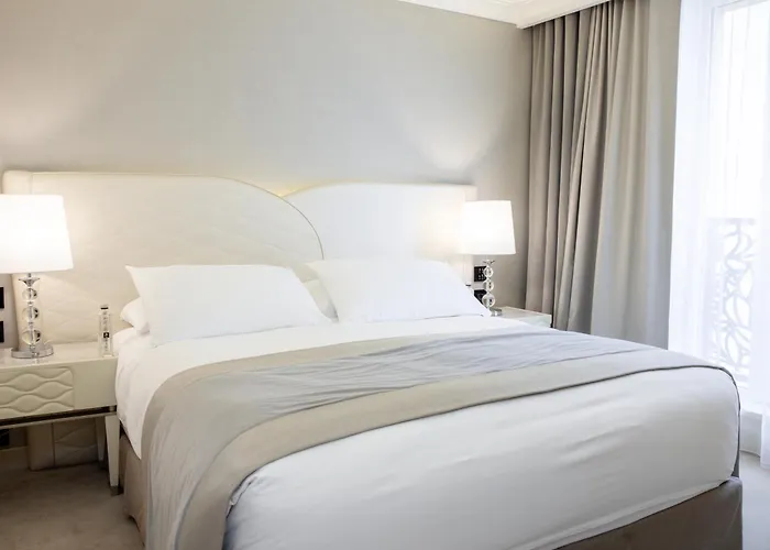 Tresor Le Palais Timisoara, Curio Collection By Hilton