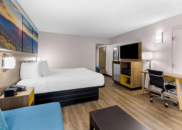 Days Inn By Wyndham Clayton
