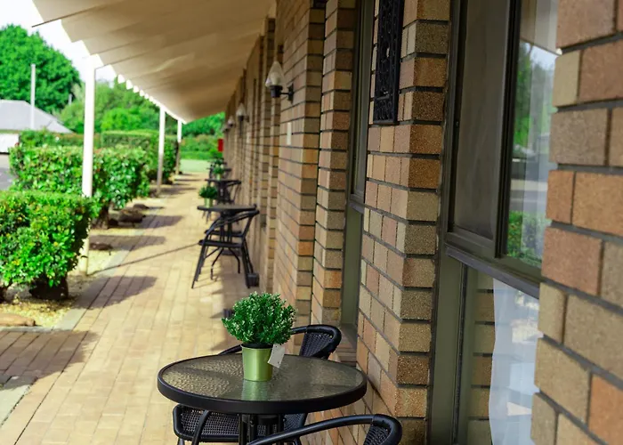 All Travellers Motor Inn