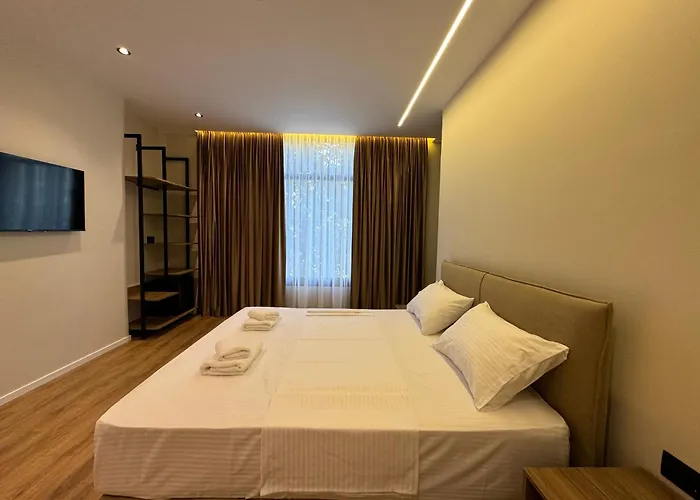 Andi Downtown Deluxe Rooms