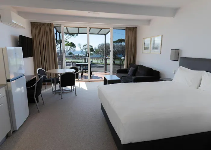 Amooran Oceanside Apartments And Motel