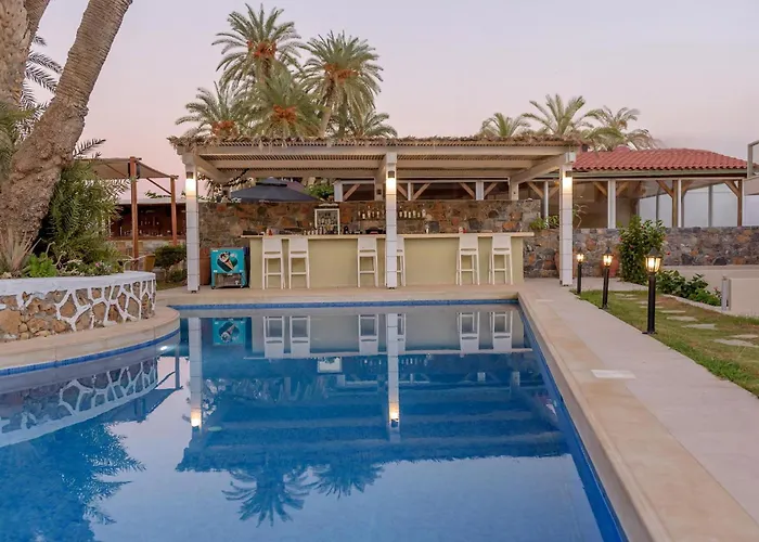 Zeus Hotels Palm Beach