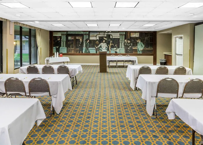 Days Inn & Suites By Wyndham Jennings