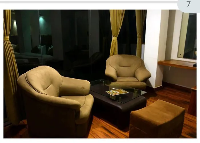 Hotel King Near Drc Parking