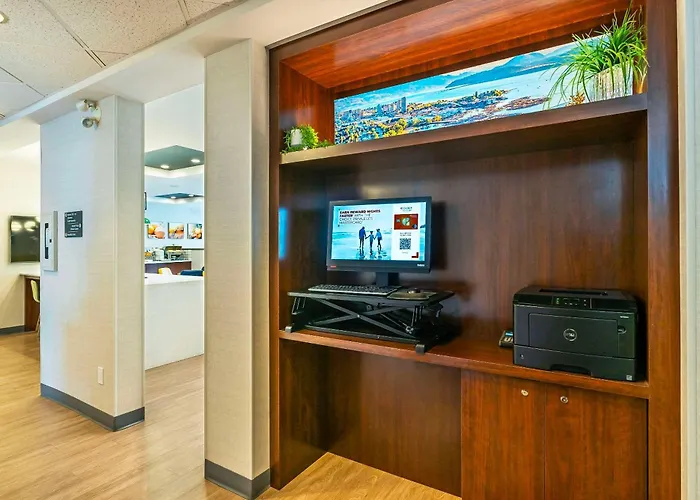 Comfort Suites Kelowna