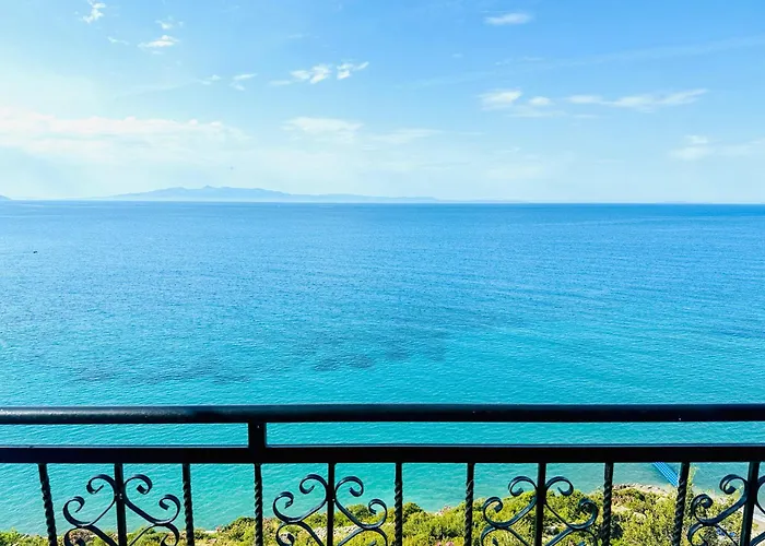 Hotel Odhisea Qeparo
