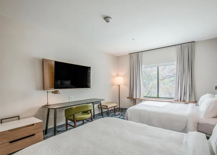 Holiday Inn Express & Suites Platteville By Ihg