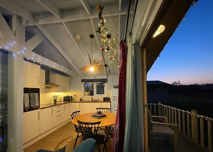 New Kingfisher Lodge, Brook Meadow - Pet Friendly -Sleeps 4