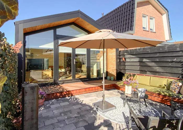 Stunning House In Spakenburg
