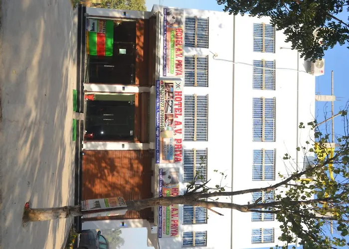 Hotel Av Priya