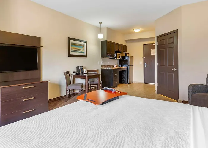 Quality Inn & Suites Moose Jaw