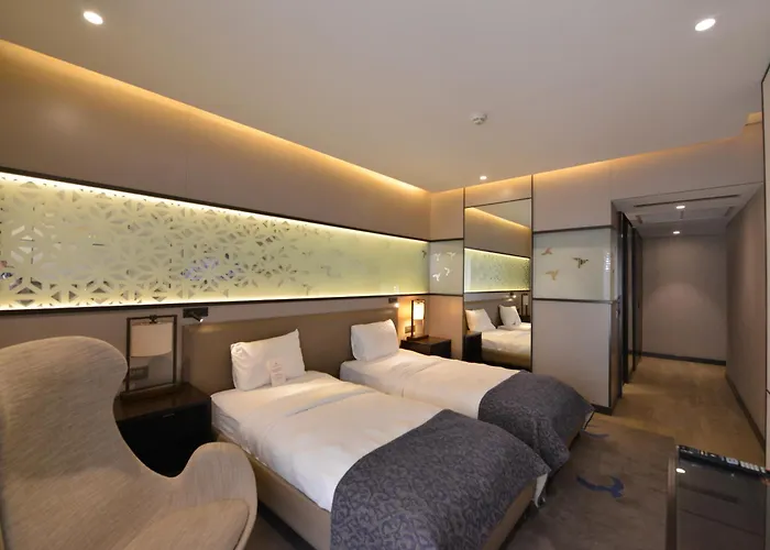 Waxwing Hotel