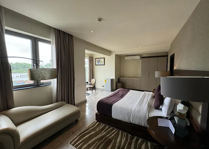 The Palms By Eagles Airport Residential