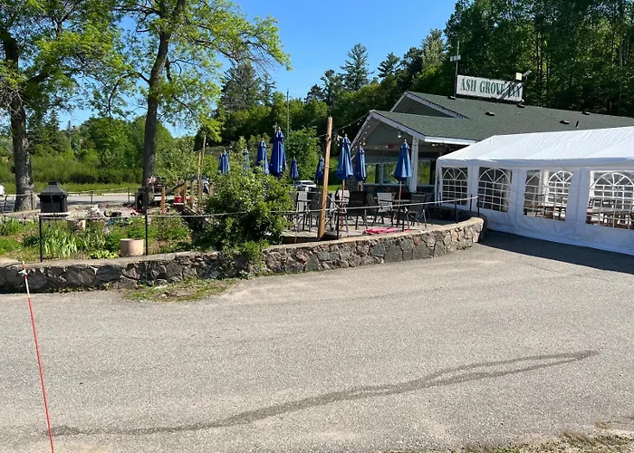 The Ash Grove Inn