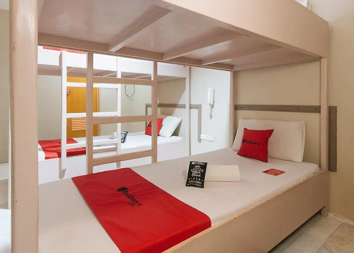 Reddoorz @ Bridgeway Hotel Tuguegarao City