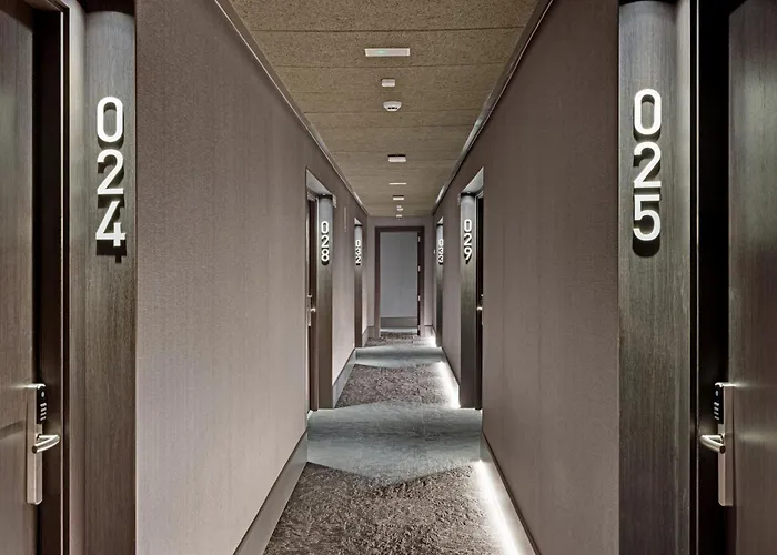 B&B HOTEL Santiago Milladoiro