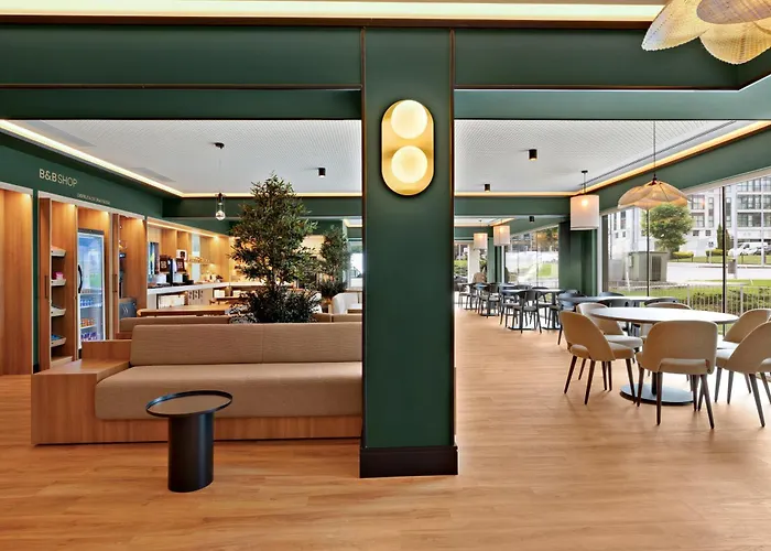 B&B HOTEL Santiago Milladoiro